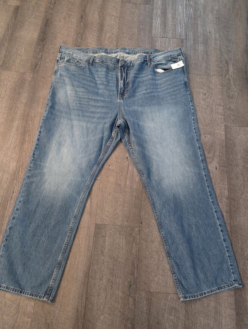 Old Navy Mens Straight Built-In Tough Jeans 50x32 Med Wash Blue Denim Pants New